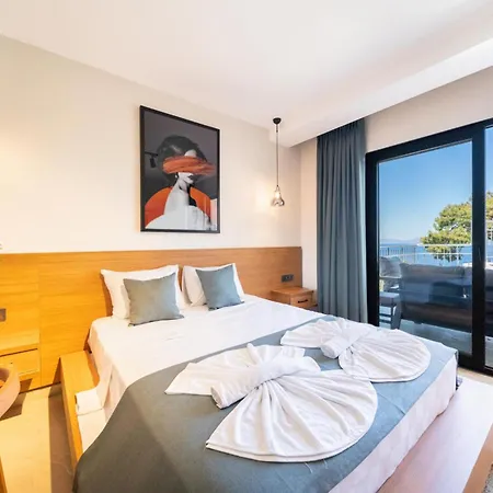 Bianca With Sea View 4*