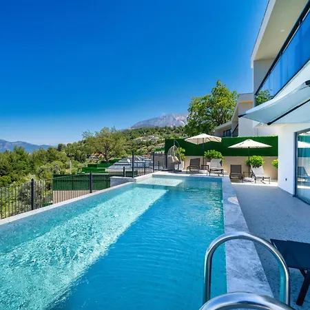 Bianca With Sea View Отель 4*